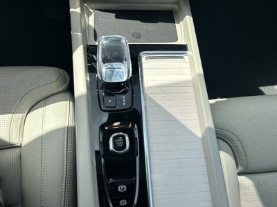 2026 Volvo XC60 Plug-In Hybrid T8 Ultra