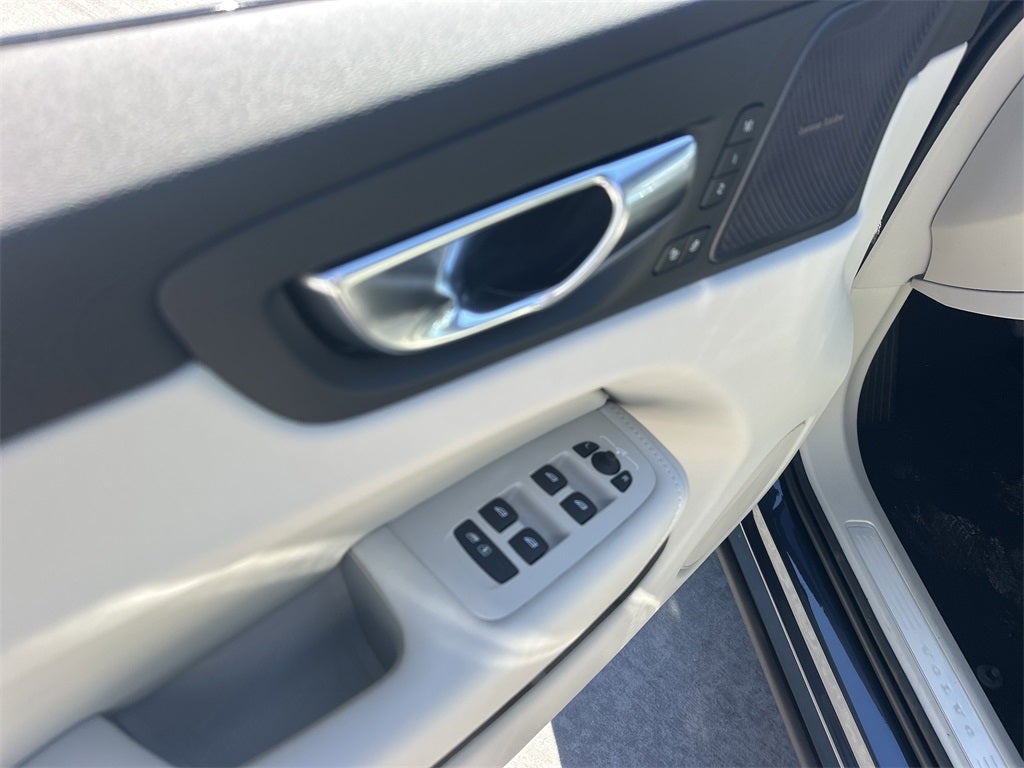 2026 Volvo XC60 Plug-In Hybrid T8 Ultra