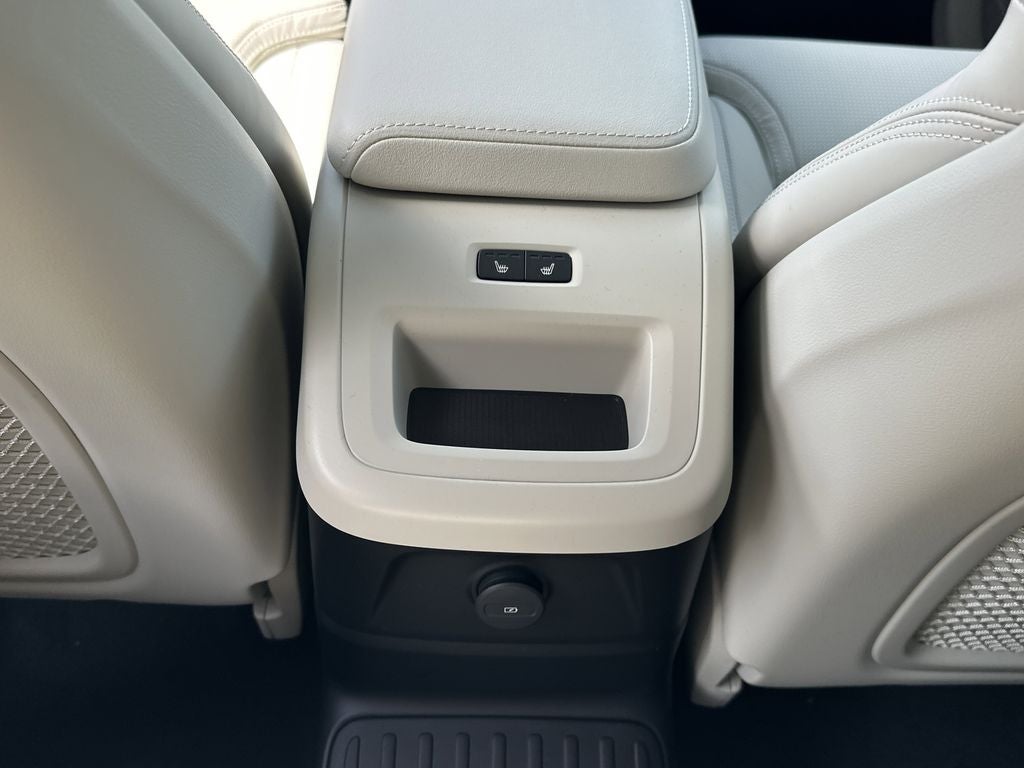 2026 Volvo XC60 Plug-In Hybrid T8 Ultra