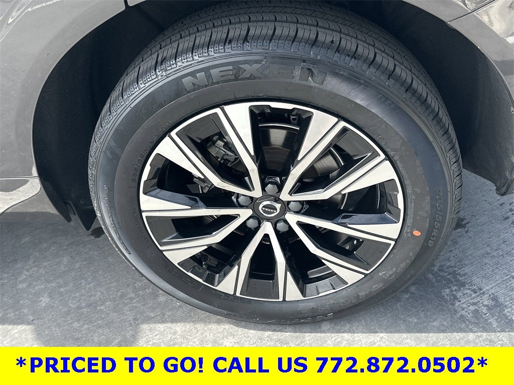 2023 Volvo XC60 B5 Plus Bright Theme