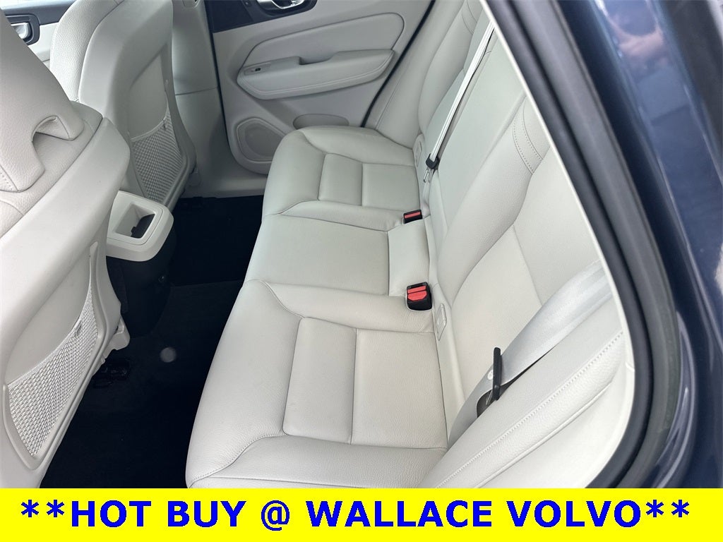 2023 Volvo XC60 B5 Plus Dark Theme