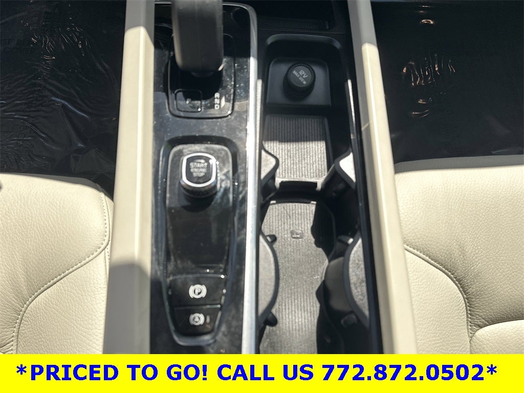 2023 Volvo XC60 B5 Plus Dark Theme