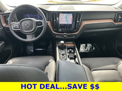 2023 Volvo XC60 B5 Plus Bright Theme