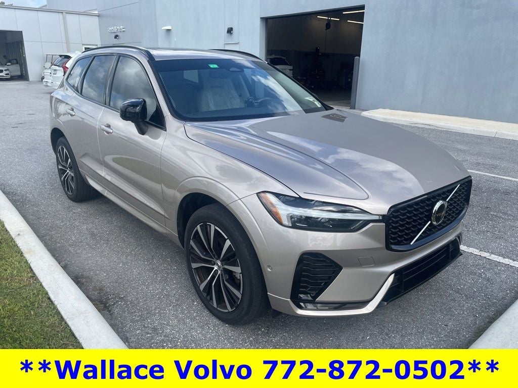 2024 Volvo XC60 B5 Plus Dark Theme