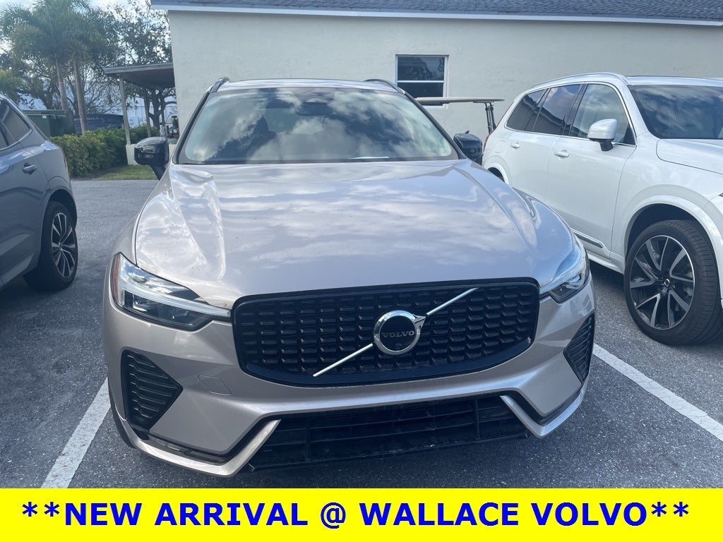 2023 Volvo XC60 B5 Plus Dark Theme