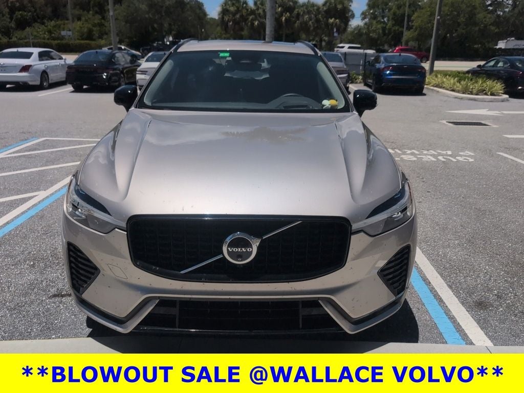 2024 Volvo XC60 B5 Ultimate Dark Theme