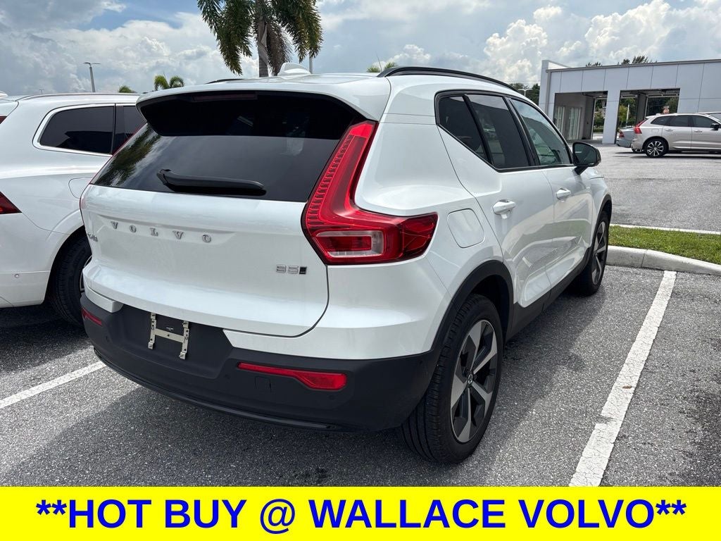 2026 Volvo XC40 B5 Plus