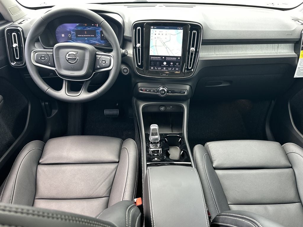 2026 Volvo XC40 B5 Plus