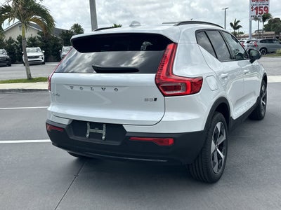 2026 Volvo XC40 B5 Plus