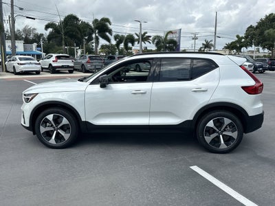 2026 Volvo XC40 B5 Plus