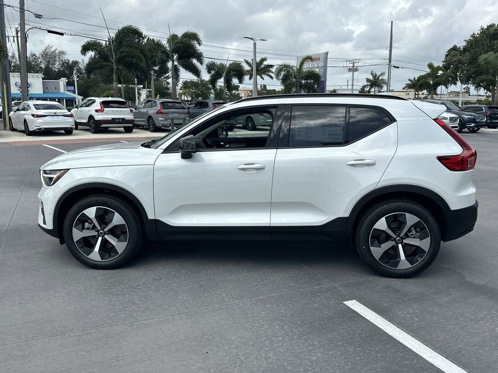 2026 Volvo XC40 B5 Plus
