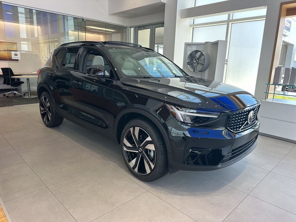 2026 Volvo XC40 B5 Plus