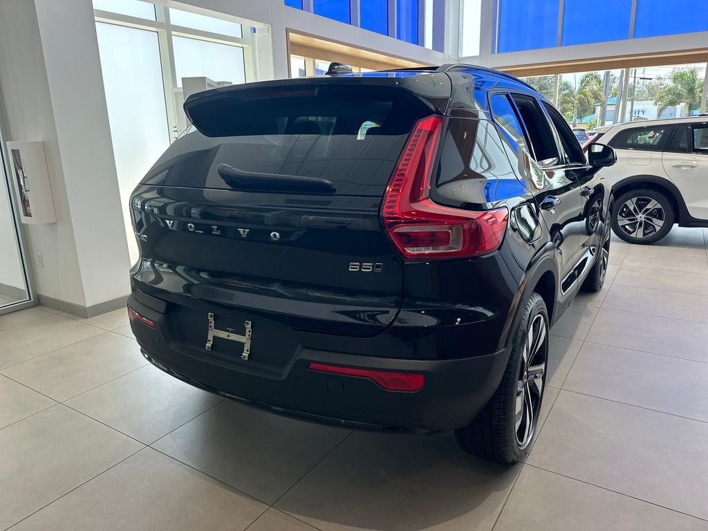2026 Volvo XC40 B5 Plus
