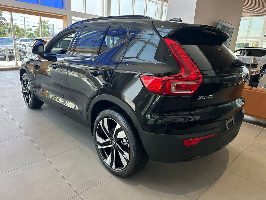 2026 Volvo XC40 B5 Plus