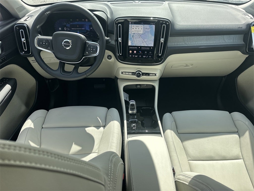 2026 Volvo XC40 B5 Plus