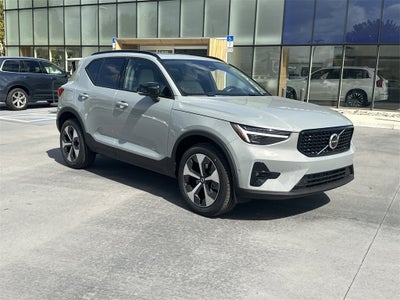 2026 Volvo XC40 B5 Plus