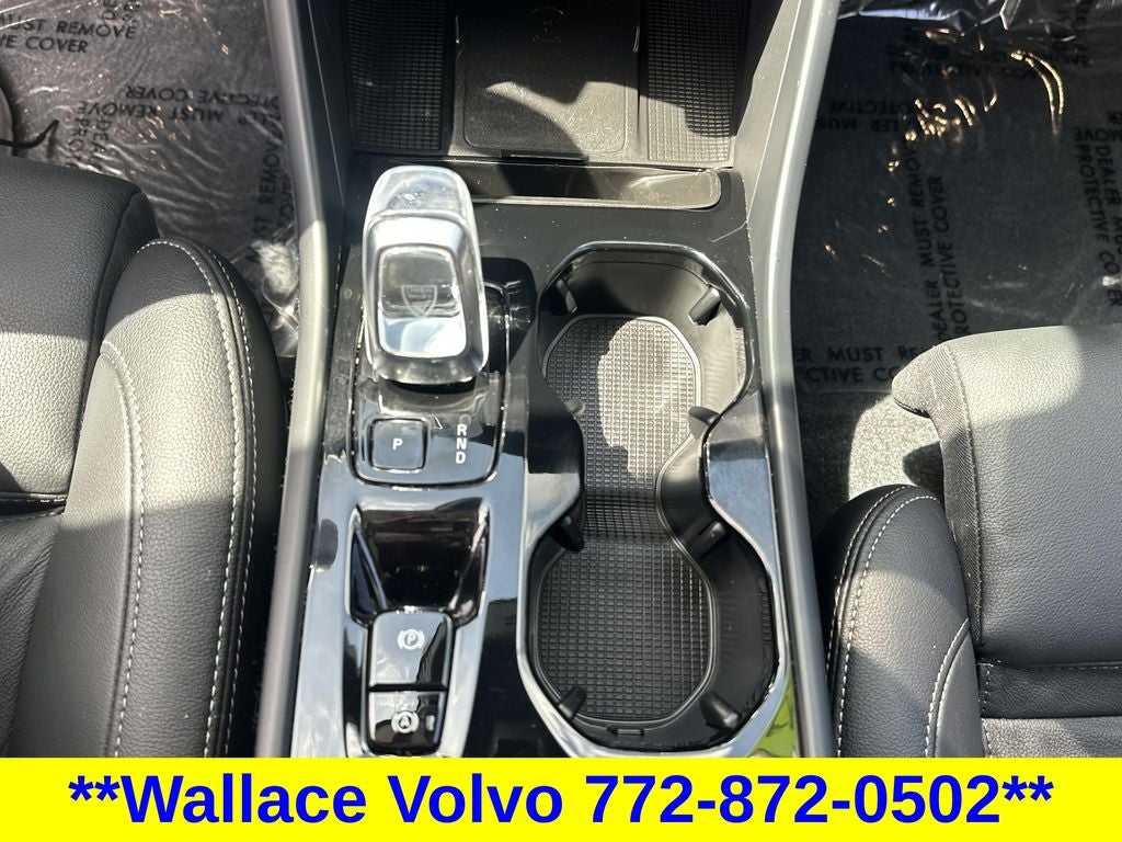 2026 Volvo XC40 B5 Plus