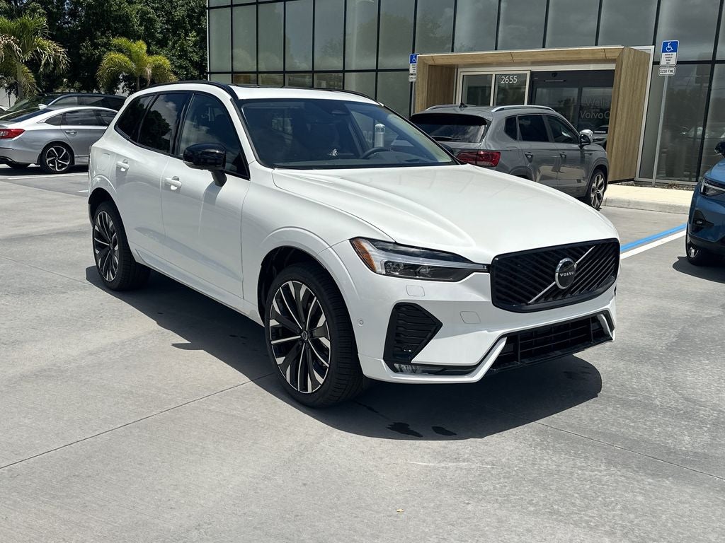 2026 Volvo XC40 B5 Plus