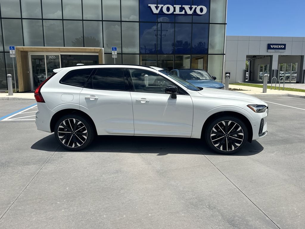 2026 Volvo XC40 B5 Plus