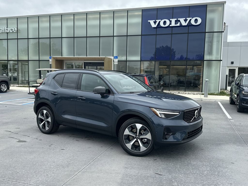 2026 Volvo XC40 B5 Plus