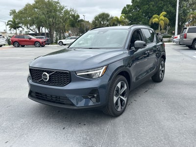 2026 Volvo XC40 B5 Plus