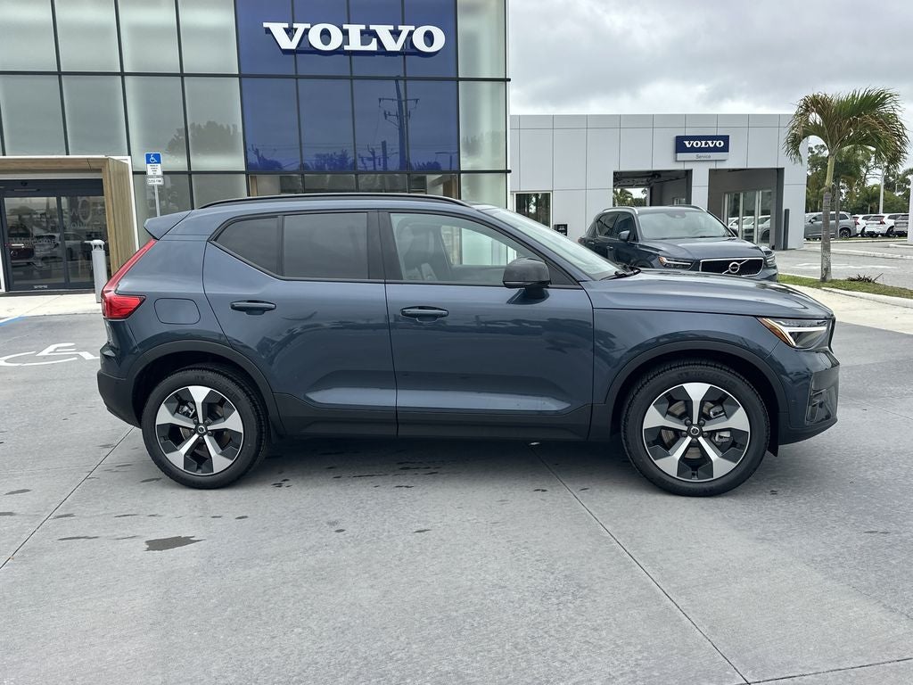 2026 Volvo XC40 B5 Plus