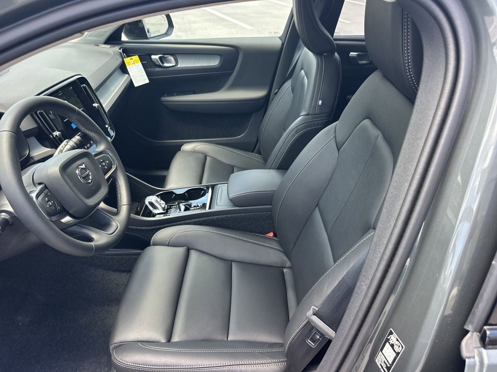 2026 Volvo XC40 B5 Plus
