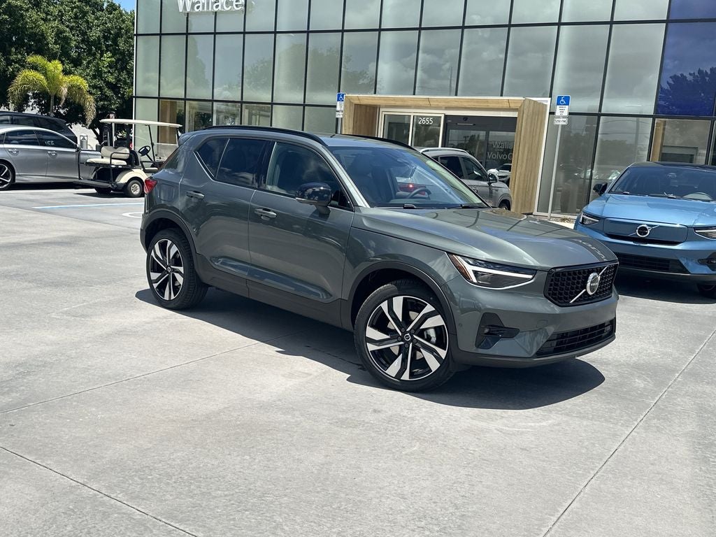 2026 Volvo XC40 B5 Plus