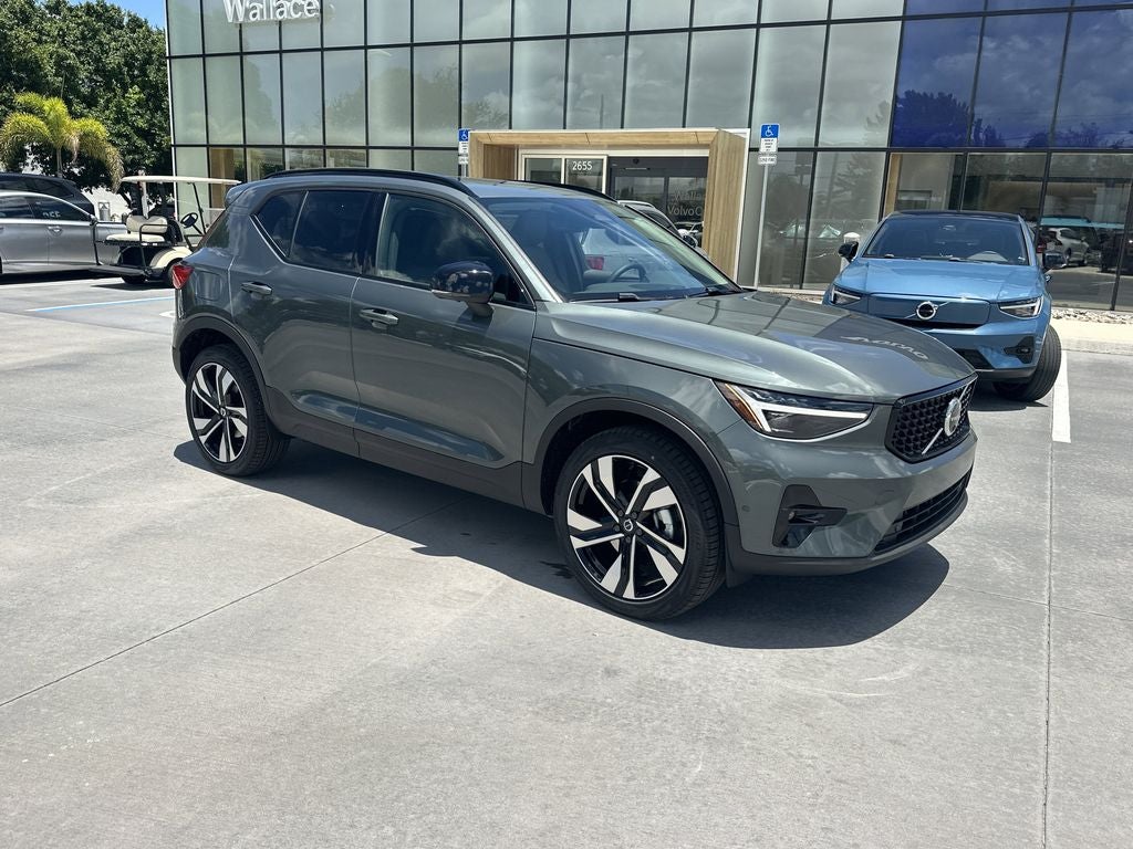2026 Volvo XC40 B5 Plus