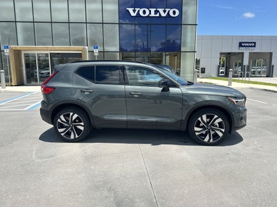 2026 Volvo XC40 B5 Plus