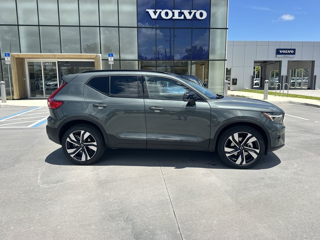 2026 Volvo XC40 B5 Plus