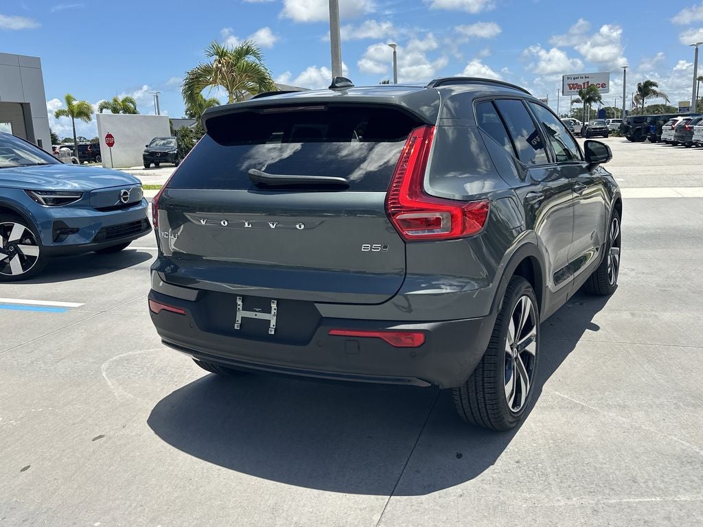 2026 Volvo XC40 B5 Plus