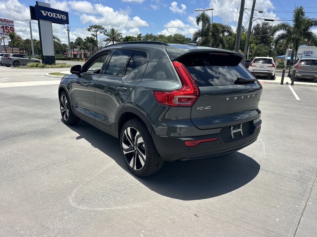 2026 Volvo XC40 B5 Plus