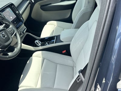 2026 Volvo XC40 B5 Plus