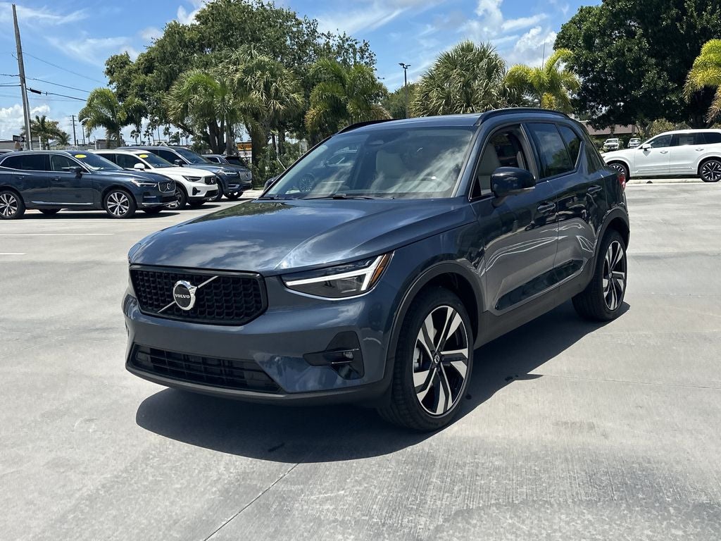 2026 Volvo XC40 B5 Plus