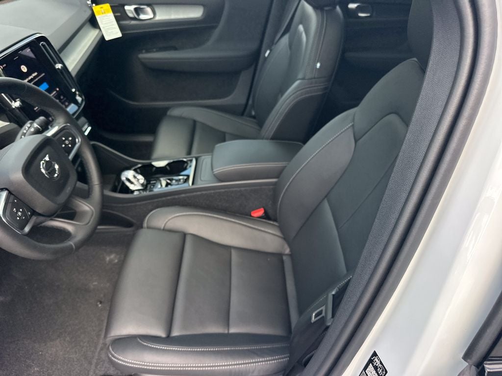 2026 Volvo XC40 B5 Plus