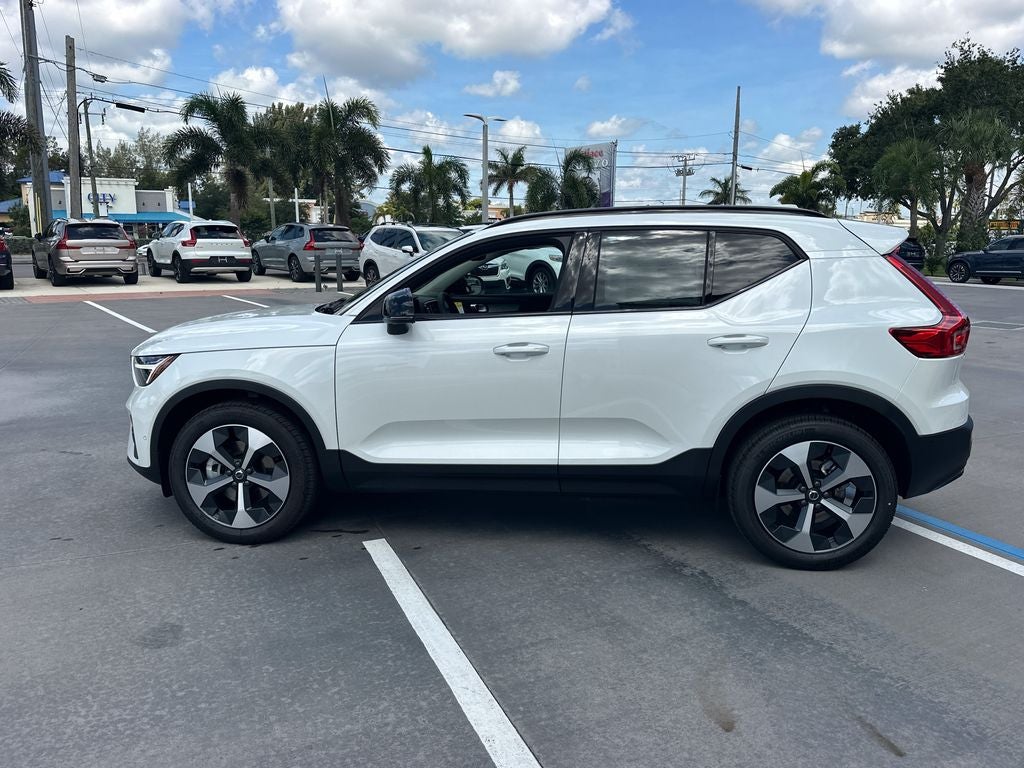 2026 Volvo XC40 B5 Plus