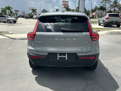 2026 Volvo XC40 B5 Plus