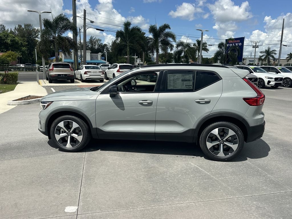 2026 Volvo XC40 B5 Plus