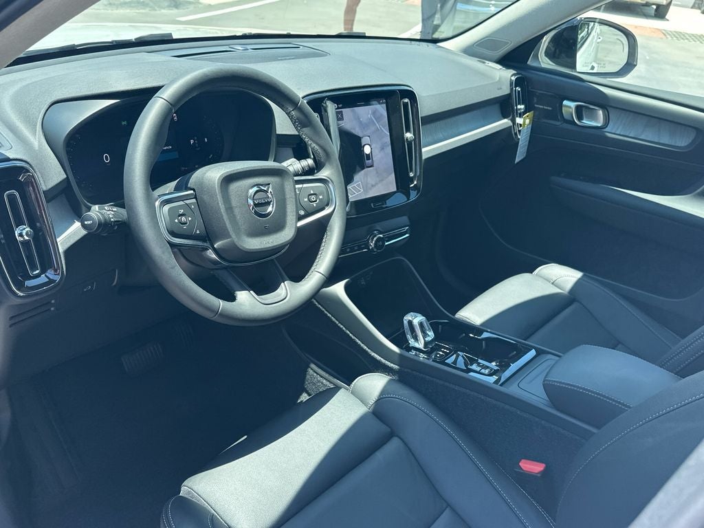 2026 Volvo XC40 B5 Plus