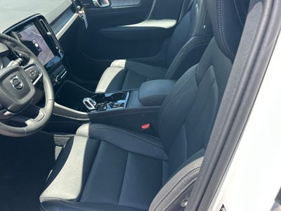 2026 Volvo XC40 B5 Plus