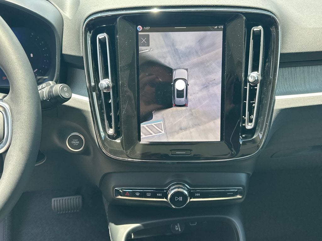 2026 Volvo XC40 B5 Plus
