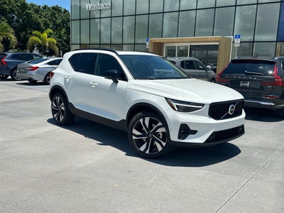 2026 Volvo XC40 B5 Plus