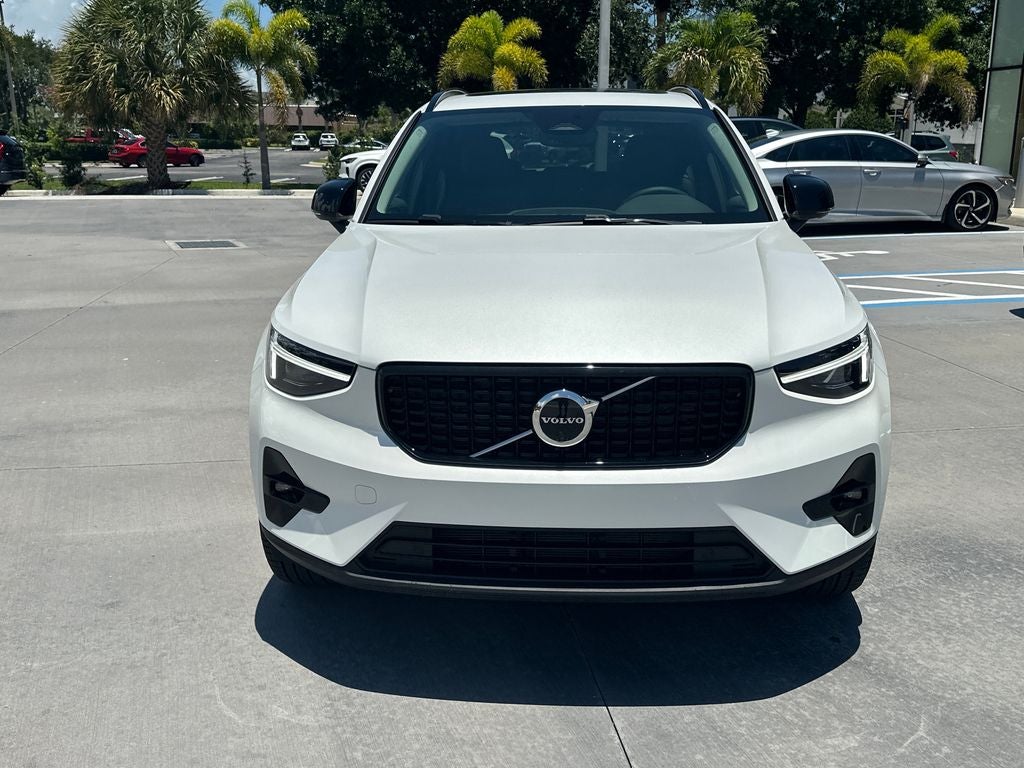 2026 Volvo XC40 B5 Plus