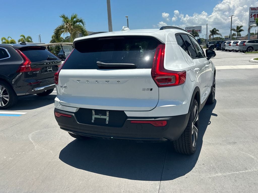 2026 Volvo XC40 B5 Plus
