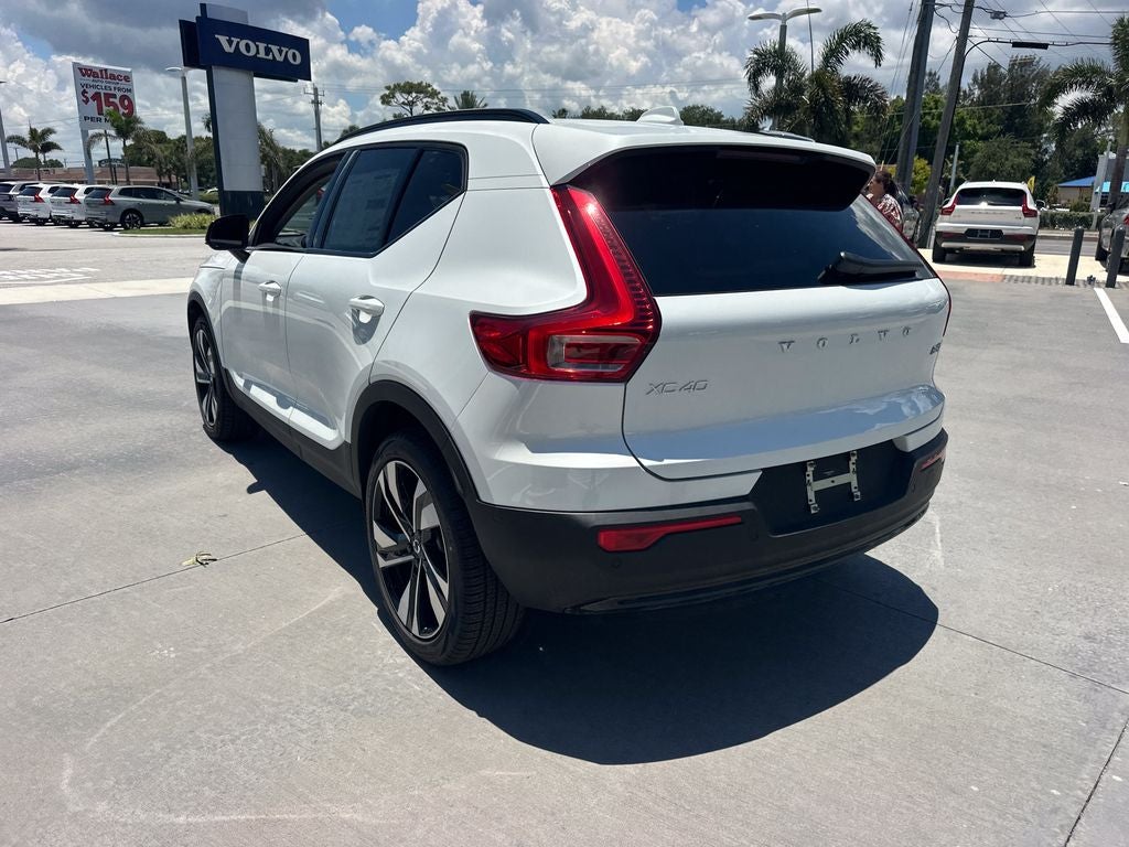 2026 Volvo XC40 B5 Plus