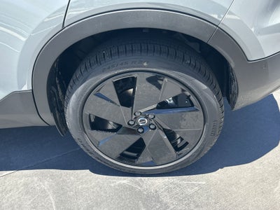 2026 Volvo XC40 B5 Ultra Black Edition