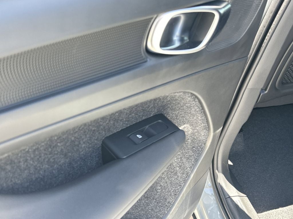 2026 Volvo XC40 B5 Ultra Black Edition