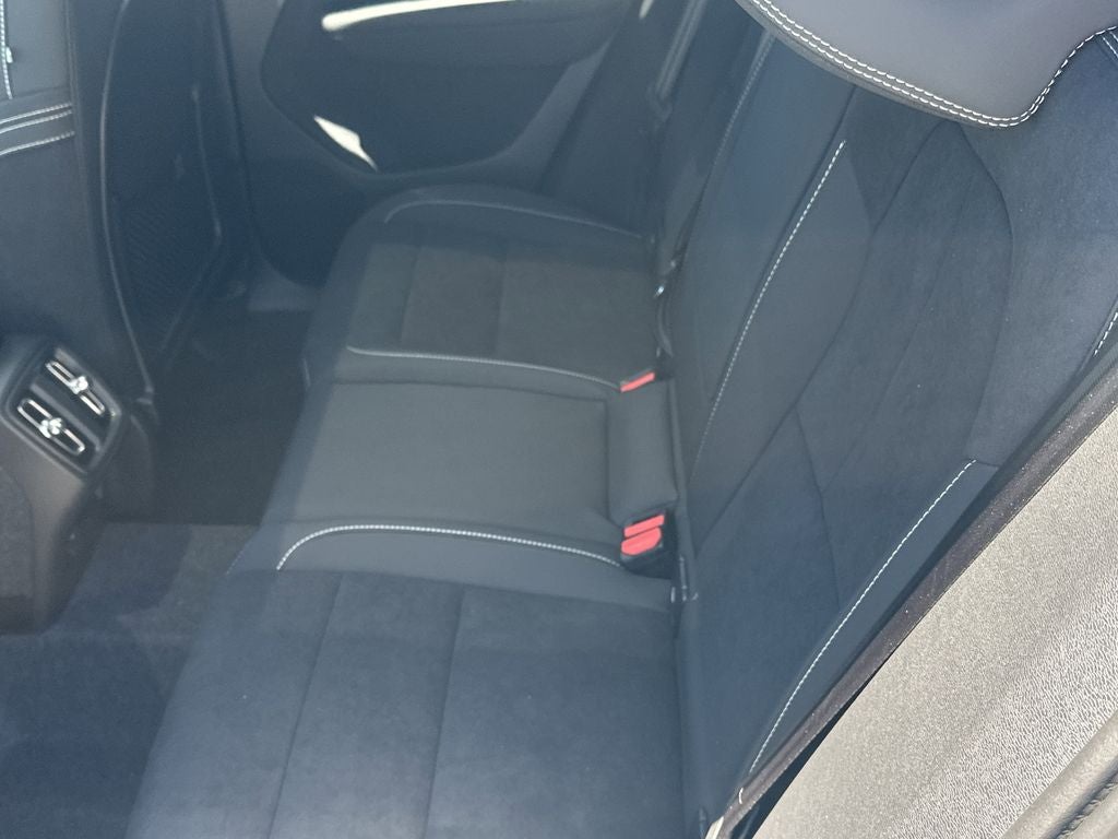 2026 Volvo XC40 B5 Ultra Black Edition