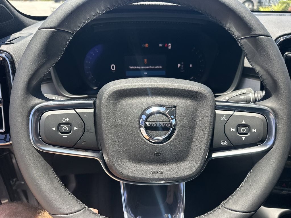 2026 Volvo XC40 B5 Ultra Black Edition